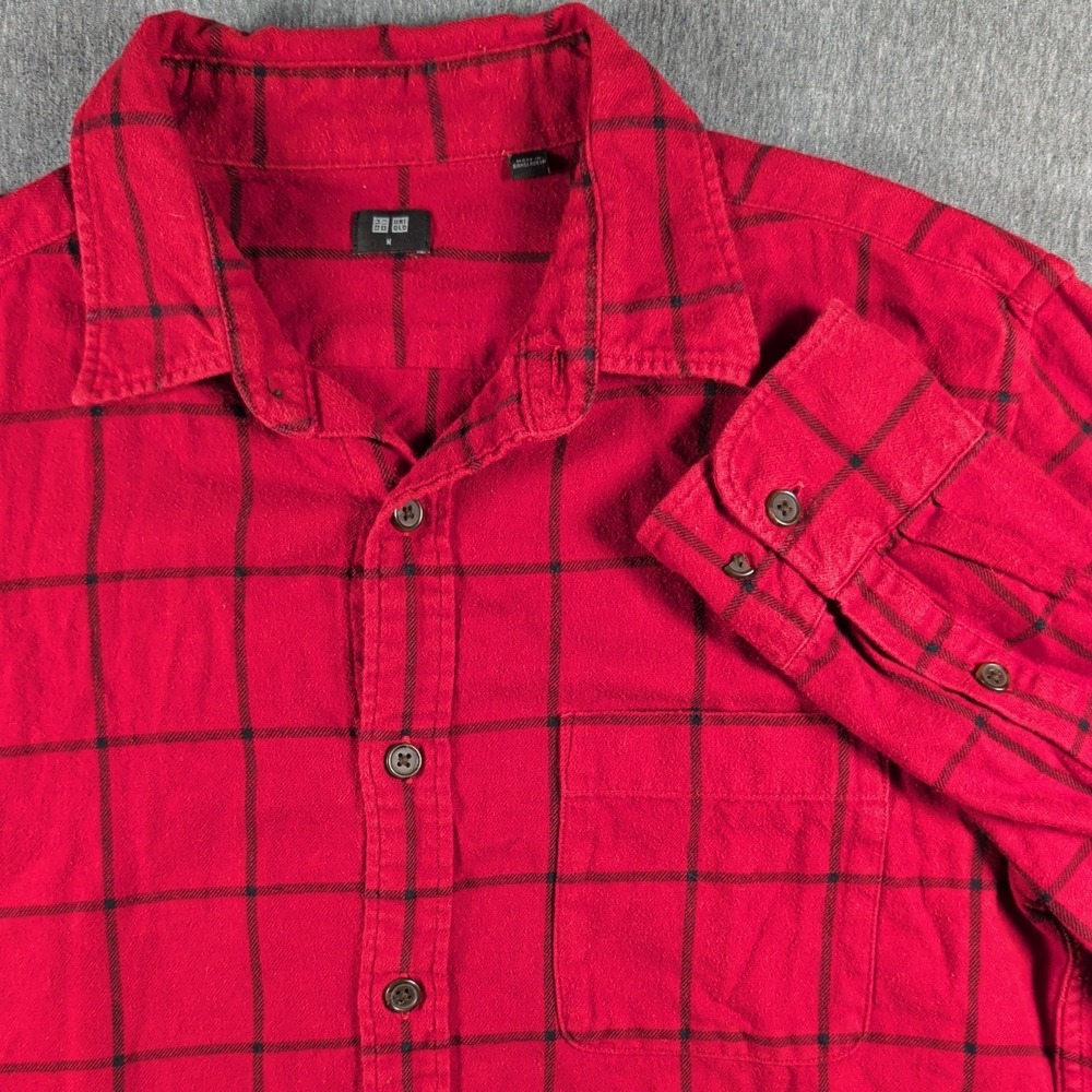 Uniqlo Button Flannel Shirt Mens Medium Black Red Window Plaid Pocket Grunge GUC